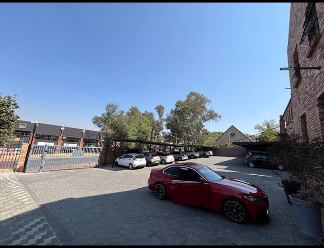 145M² OFFICE TO LET IN RANDPARK RIDGE